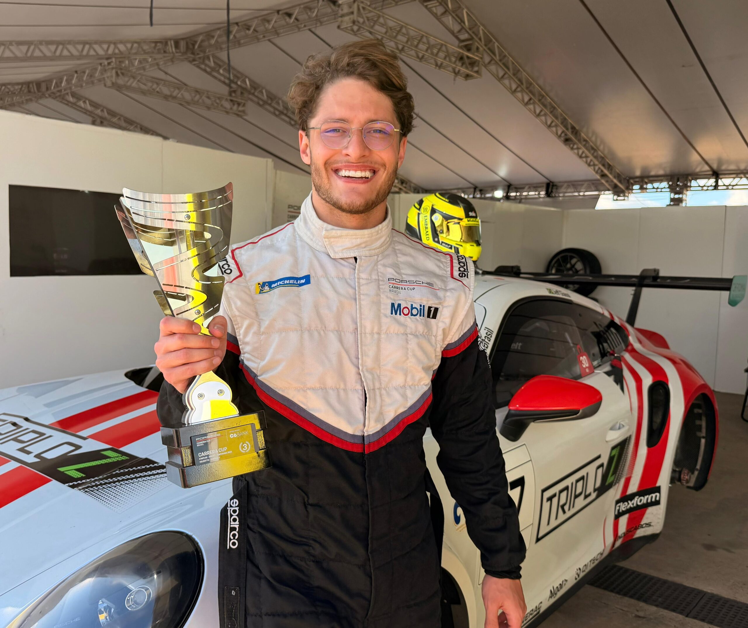 Piloto catarinense Jeff Giassi conquista terceiro lugar na Porsche Carrera Cup Brasil