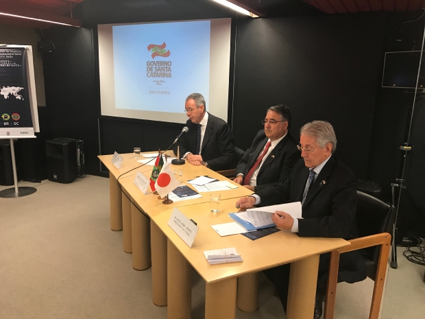 Exportações de frango e suínos para o Japão protegem a economia e os empregos em SC, afirma Colombo durante evento em Tóquio