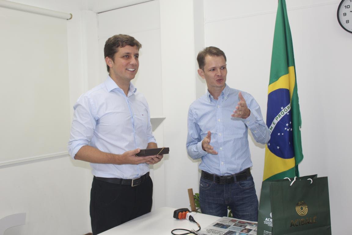 Prefeito de Balneário Camboriú apresenta ações dos primeiros 100 dias na Acibalc