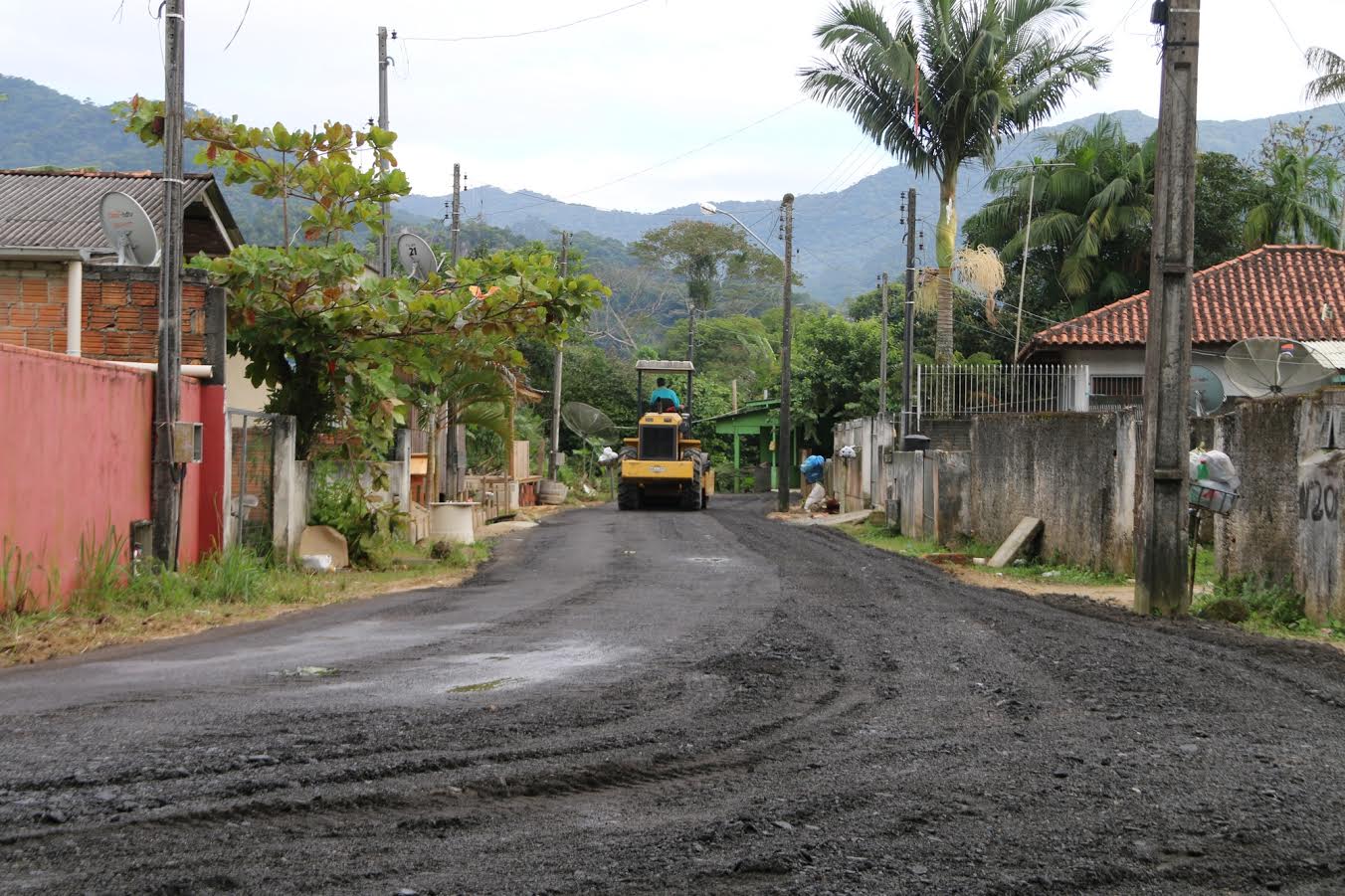 Obras atendem os bairros Várzea e Ilhota Obras atendem os bairros Várzea e Ilhota