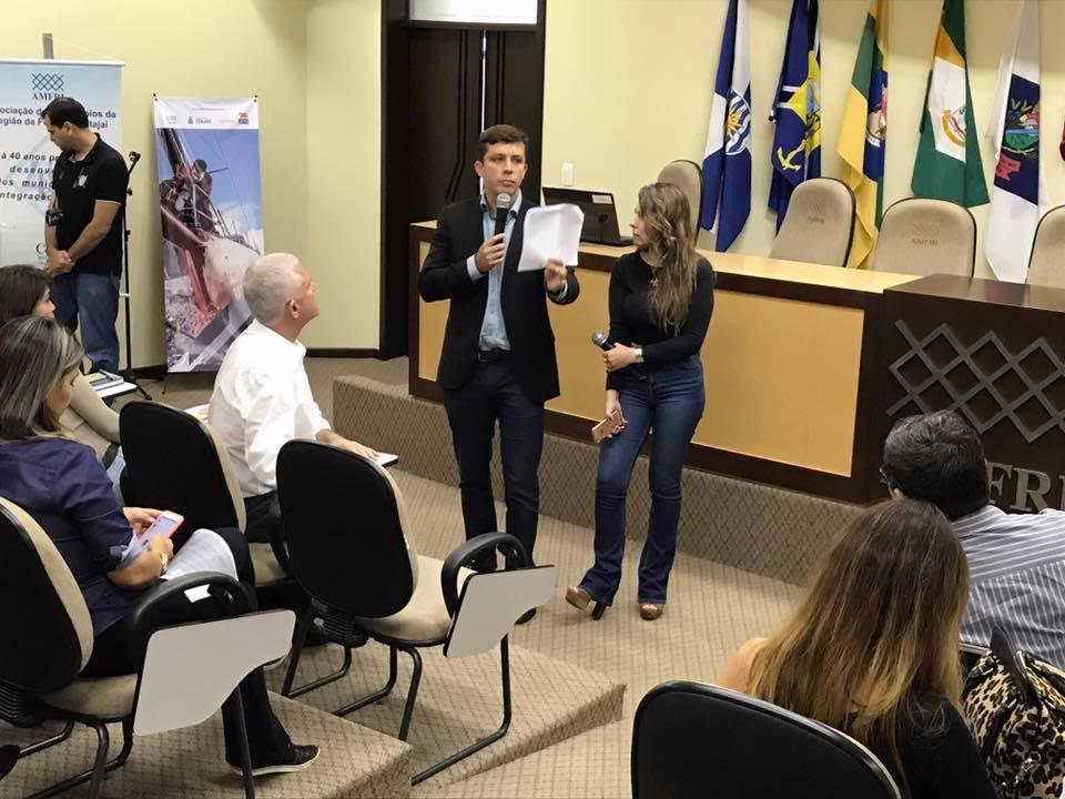 Prefeitos e Saúde debatem principais demandas dos hospitais na região da AMFRI Prefeitos e Saúde debatem principais demandas dos hospitais na região da AMFRI