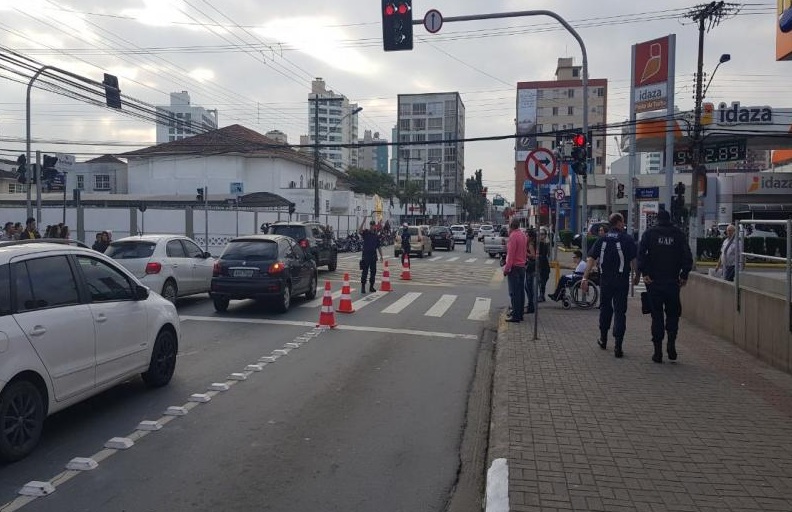 Corredor exclusivo para ônibus e alteração no trânsito no centro de Itajaí