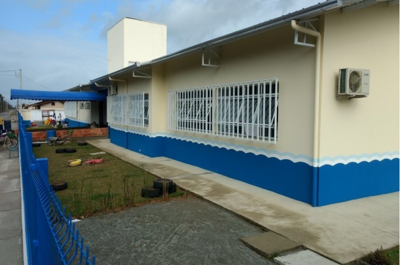 PREFEITURA REALIZA ENTREGA DE NOVA ESCOLA EM MEIA PRAIA E ECONOMIZA R$ 144 MIL POR ANO PREFEITURA REALIZA ENTREGA DE NOVA ESCOLA EM MEIA PRAIA E ECONOMIZA R$ 144 MIL POR ANO