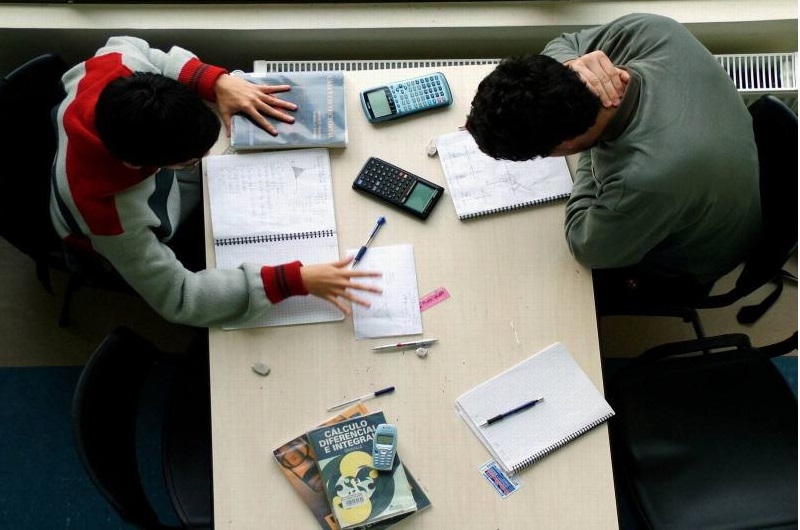 Inscrições para Auxílio aos Estudantes Universitários seguem até próxima semana