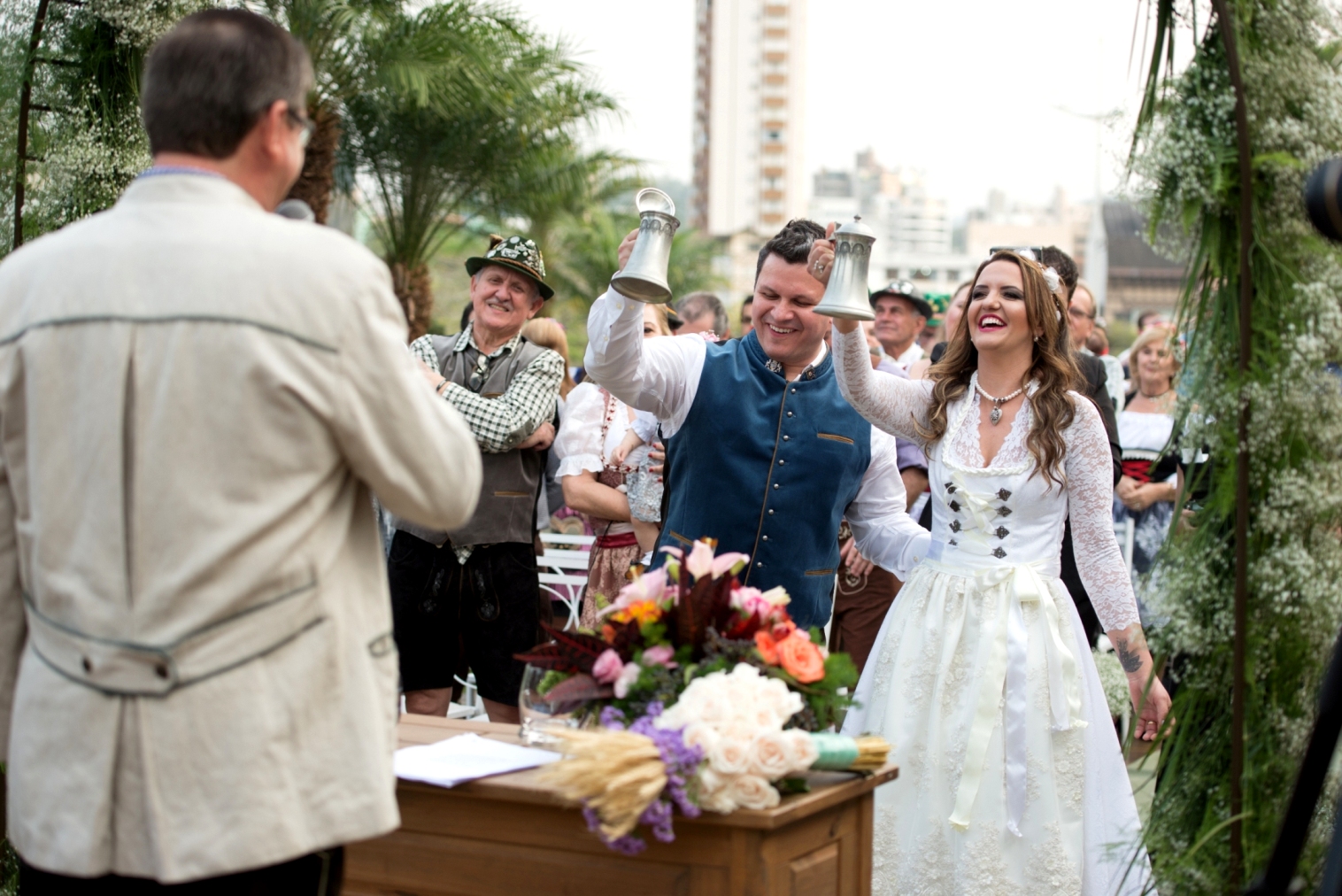 Casamento em estilo alemão movimenta Blumenau