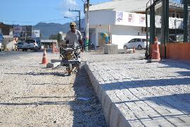Primeiro trecho da requalificação da Avenida Santa Catarina recebe calçadas