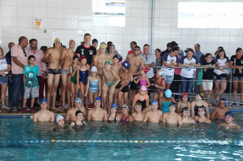 Itajaí tem o maior núcleo de natação gratuita do País