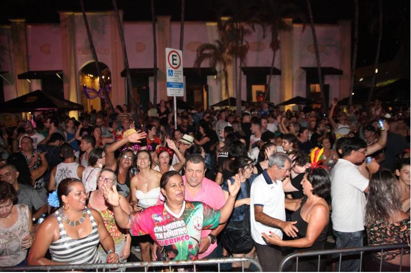 Carnaval no Mercado Público reúne 17 mil pessoas com resgate das tradições