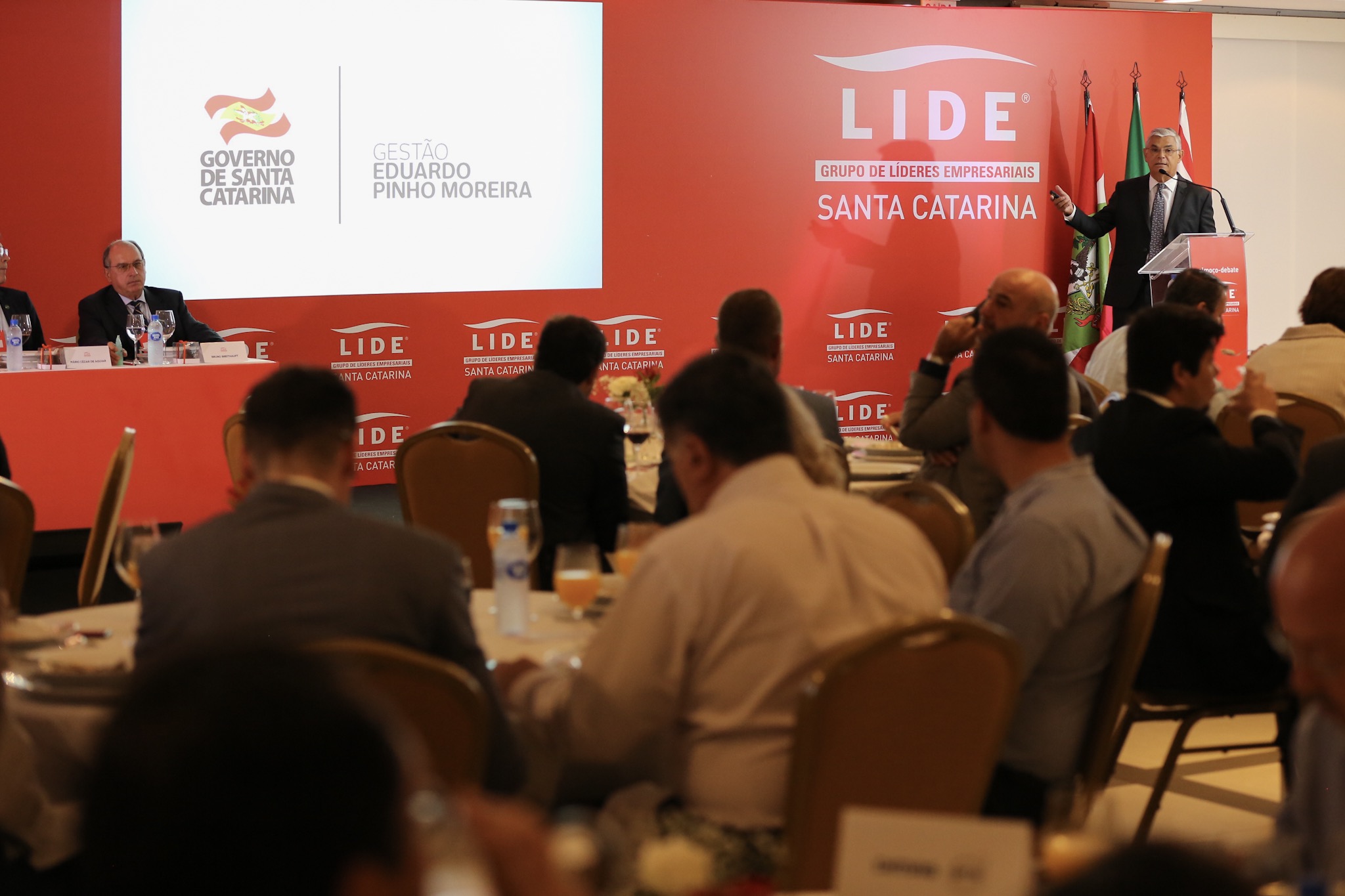 Saúde e segurança são prioridades para governador de Santa Catarina