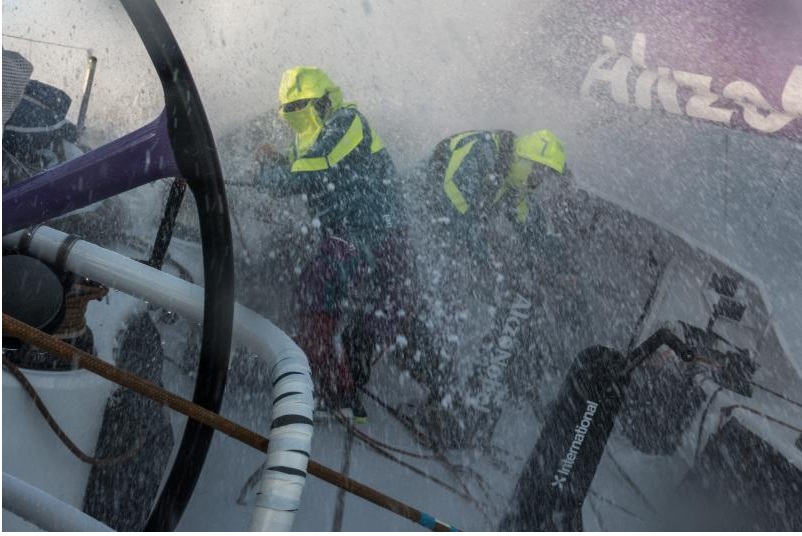 Velejadores enfrentam baixas temperaturas no caminho para Itajaí na Volvo Ocean Race