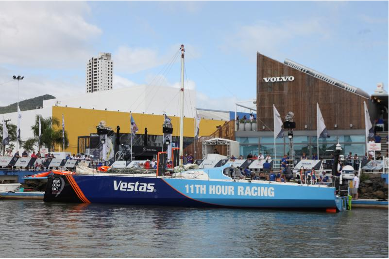 Vestas 11th Hour Racing chega a Itajaí com mastro improvisado