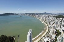 Balneário Camboriú é uma das primeiras no país a regulamentar os critérios de compensação ambiental na avaliação do EIV Balneário Camboriú é uma das primeiras no país a regulamentar os critérios de compensação ambiental na avaliação do EIV