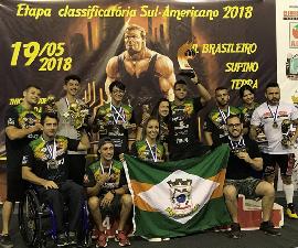 Atletas de levantamento de peso de Camboriú garantem 15 medalhas em competição sul-brasileira