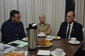 Reunião promove debate sobre segurança pública com Secretário de Estado em Camboriú