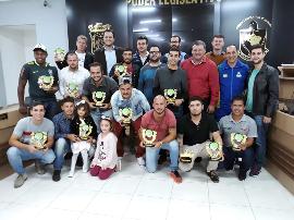 Fundação de Esportes de Camboriú premia destaques do Campeonato de Futebol Amador