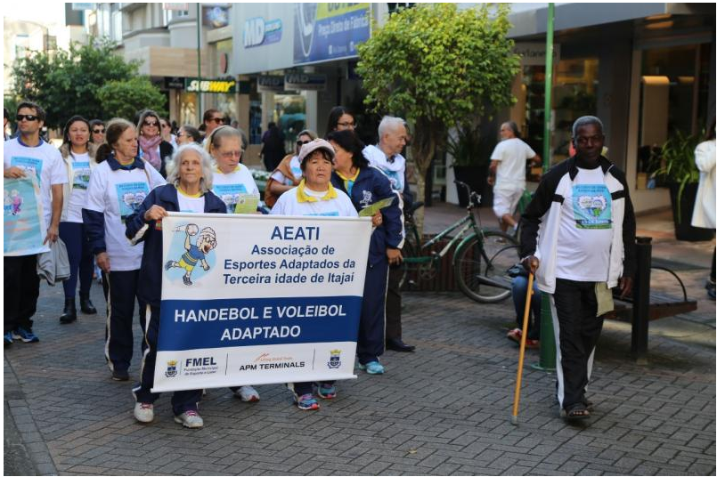 Caminhada Contra a Violência ao Idoso é realizada no centro de Itajaí Caminhada Contra a Violência ao Idoso é realizada no centro de Itajaí