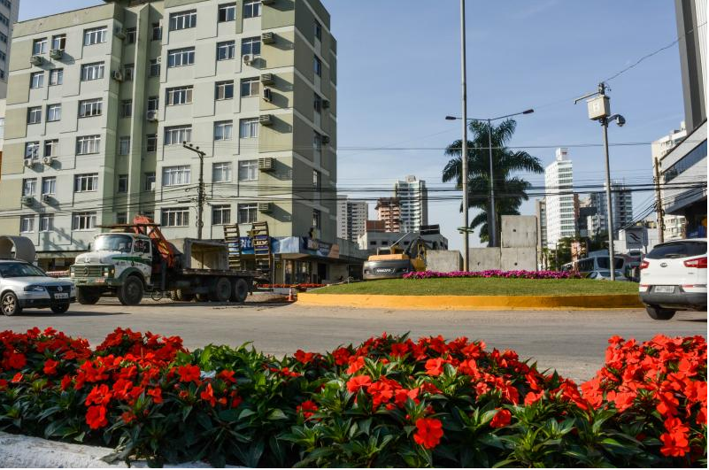 Galerias implantadas na Marcos Konder resolverão alagamentos no centro de Itajaí