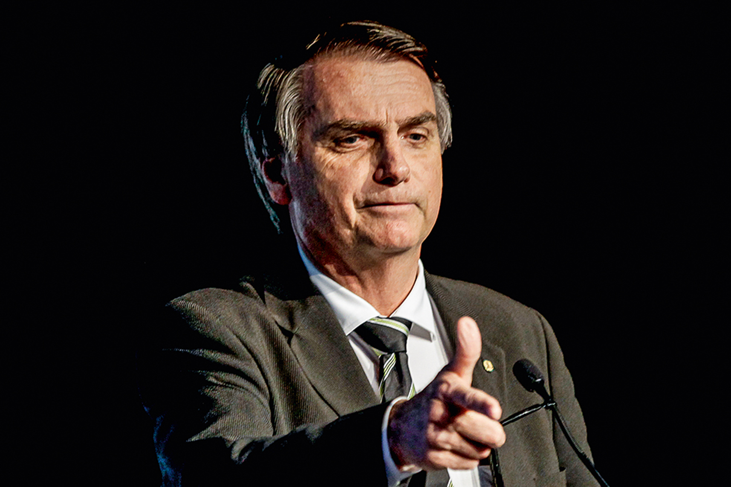 Jair Bolsonaro: a esperança de um Brasil de disciplina, ordem e progresso Jair Bolsonaro: a esperança de um Brasil de disciplina, ordem e progresso