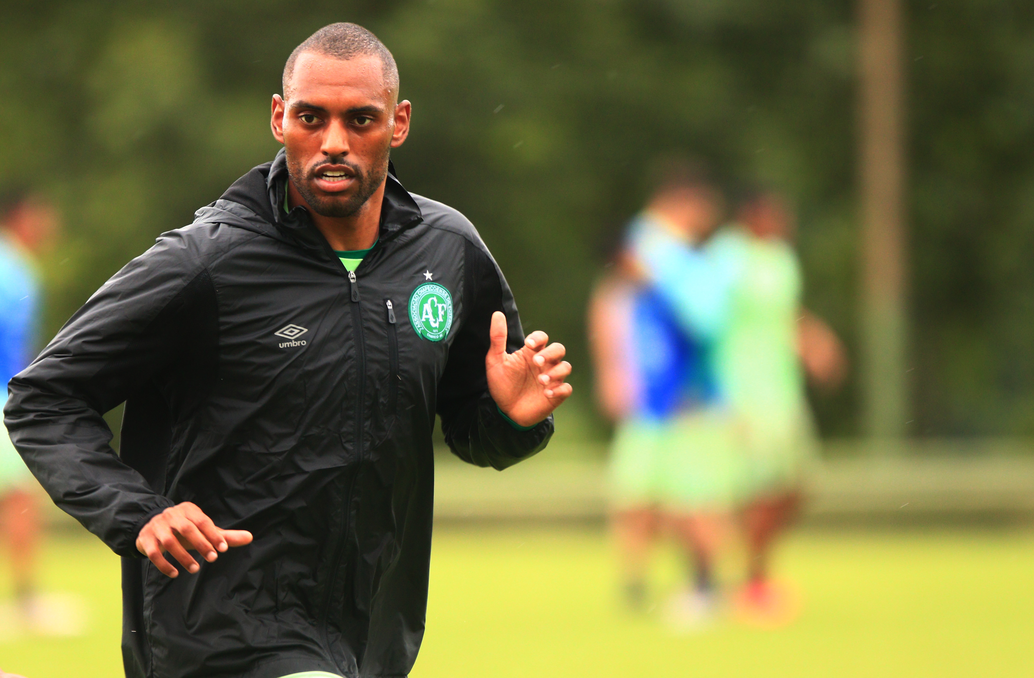 Douglas analisa início da temporada na Chapecoense