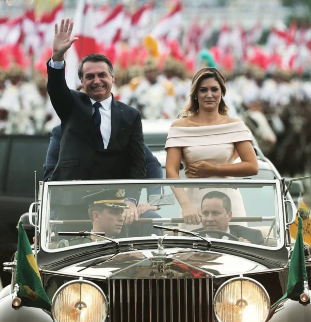 Bolsonaro toma posse como presidente da República