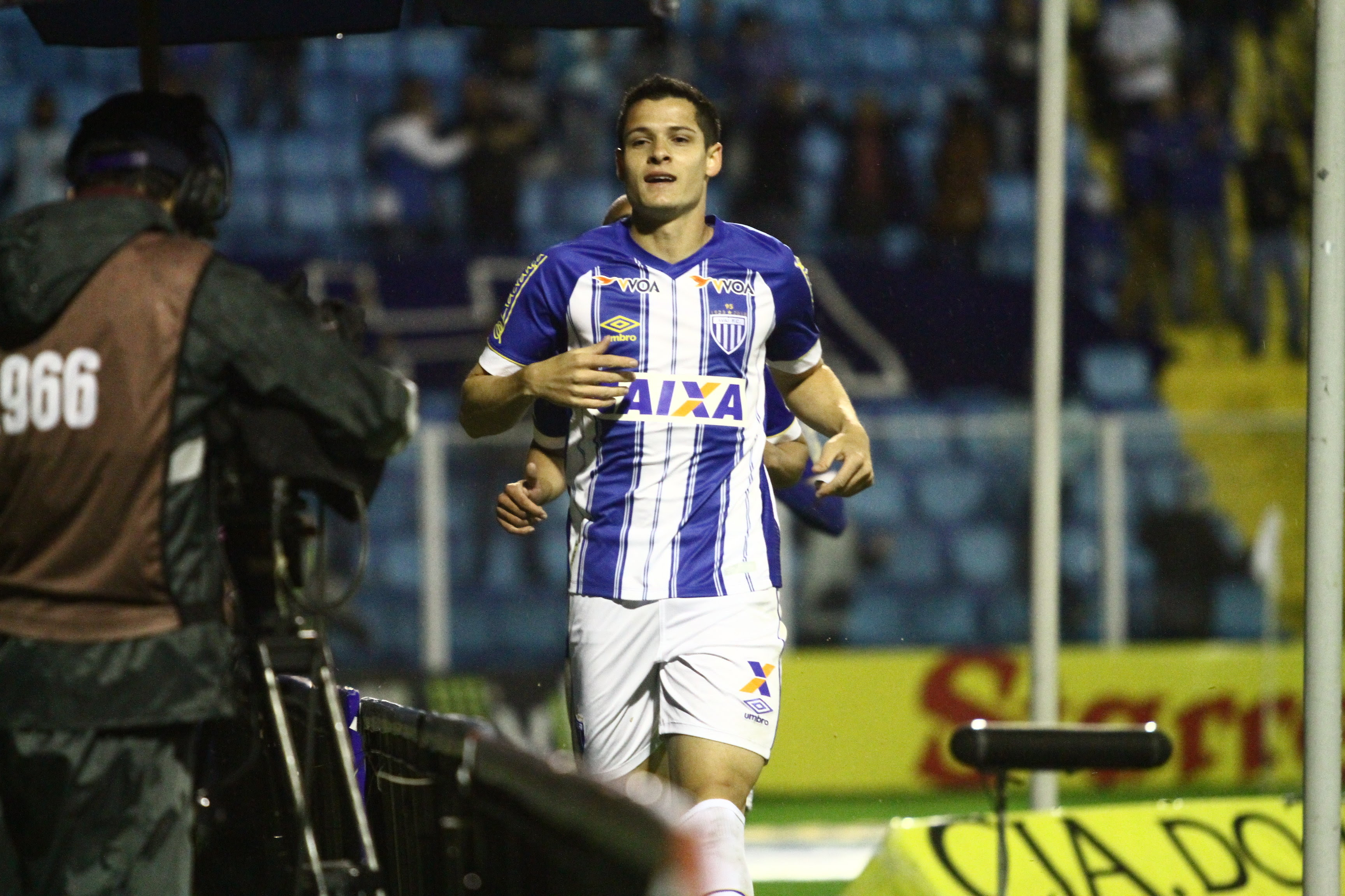 Matheus Barbosa enaltece atuação do Avaí e celebra goleada na estreia do Campeonato Catarinense: “Grande partida”