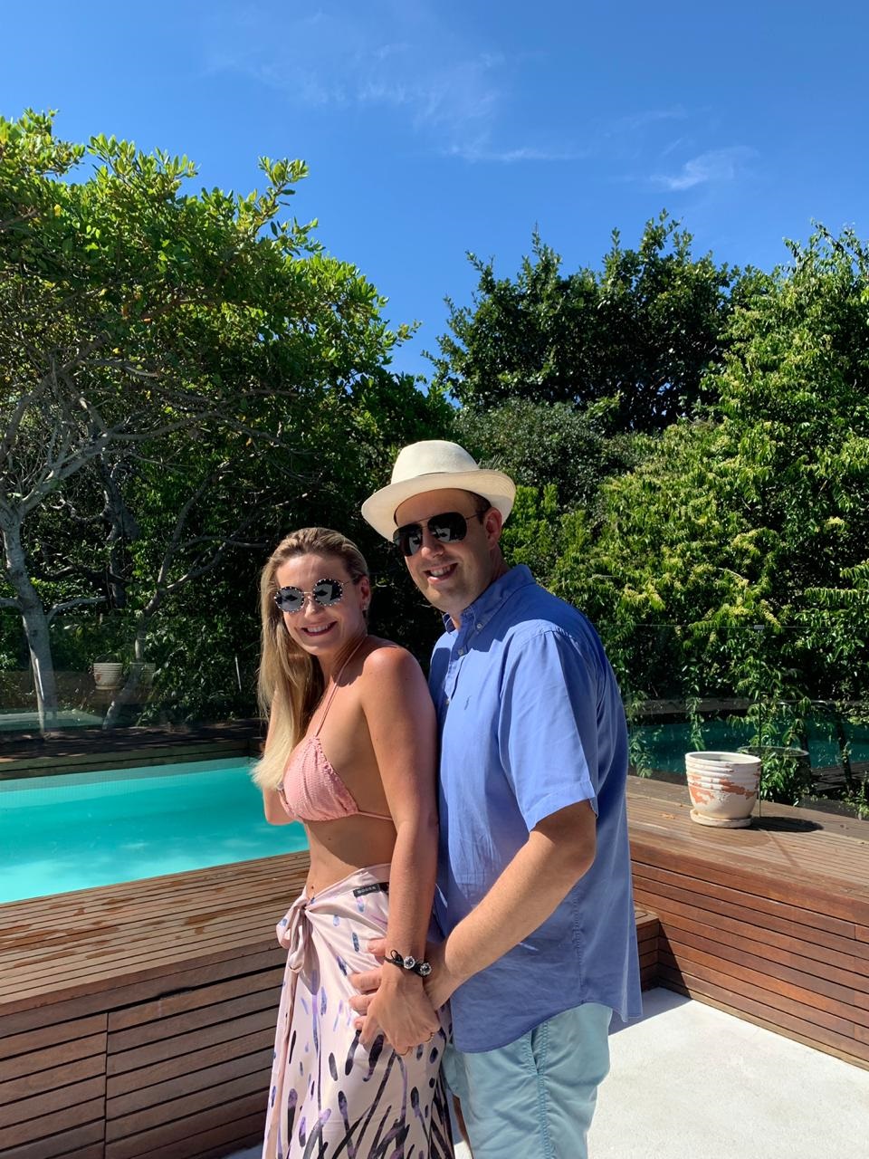Dr.Andy Ern e Thalyta Ern curtem férias em Eco Resort na Praia do Forte – Bahia