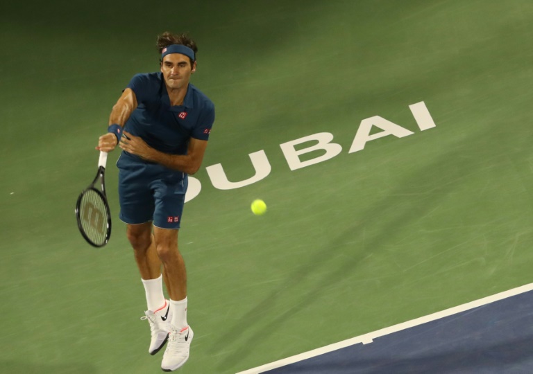 Federer buscará 100º título da carreira na final de Dubai contra Tsitsipas