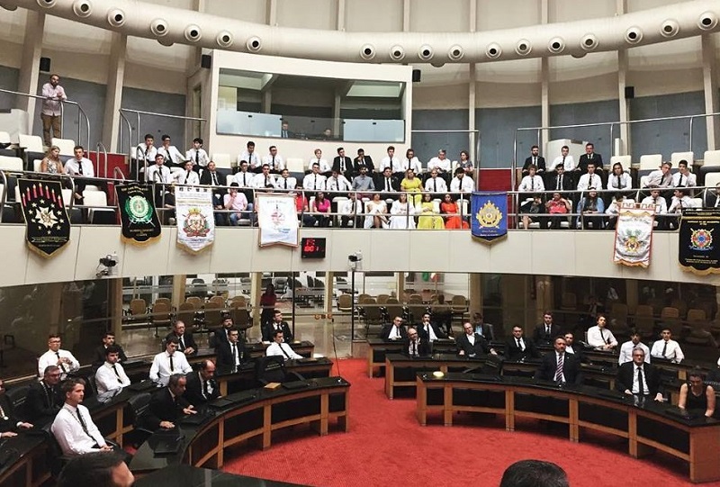 Ordem de Molay é homenageada na ALESC por proposição do deputado Mauricio Eskudlark