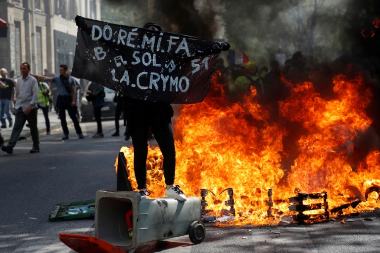 Paris vive sábado tenso com novas manifestações de ‘coletes amarelos’