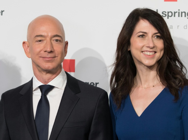 MacKenzie Bezos se compromete a doar grande parte de sua fortuna