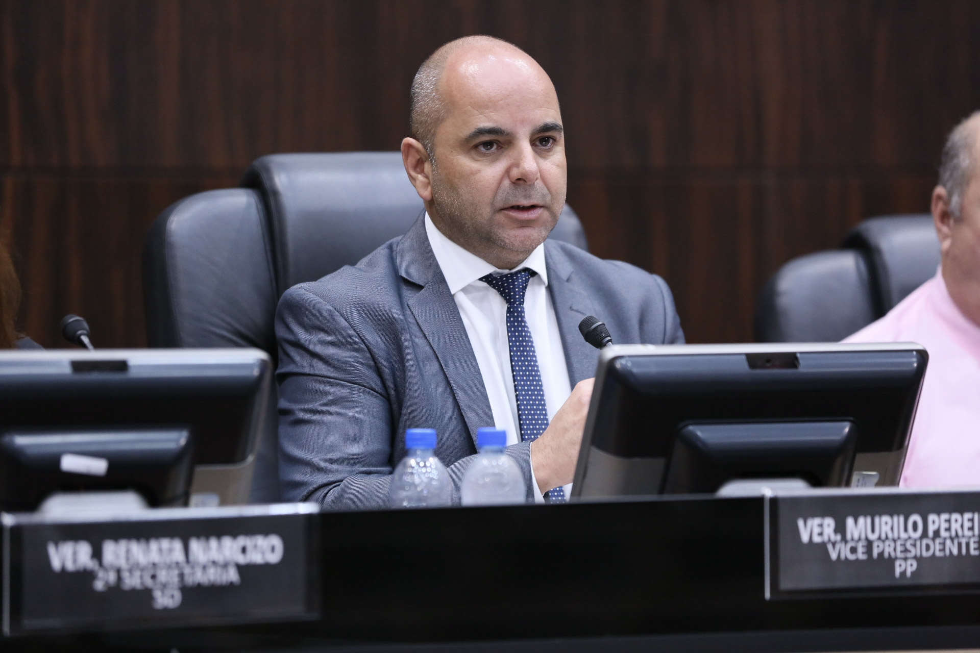 Vereador Murilo cobra a implantação do sistema de prontuário e agendamento eletrônico Vereador Murilo cobra a implantação do sistema de prontuário e agendamento eletrônico