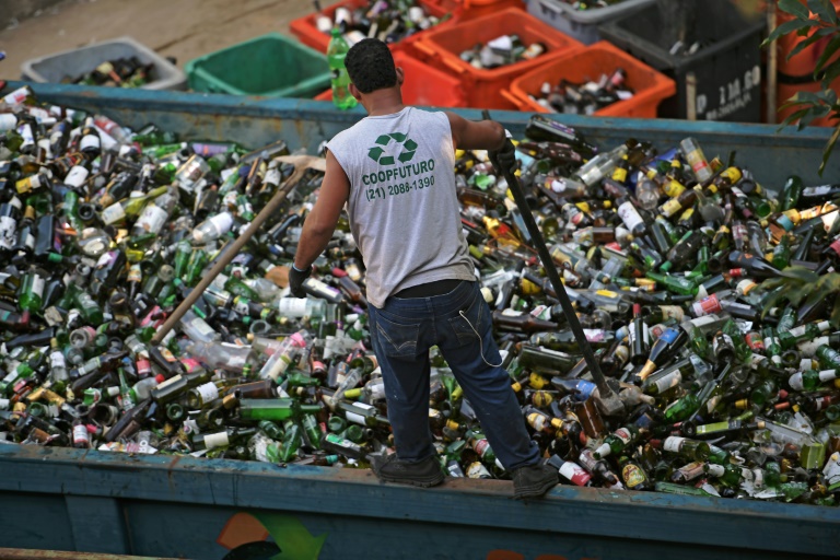 Brasil, um mau aluno da reciclagem de plástico