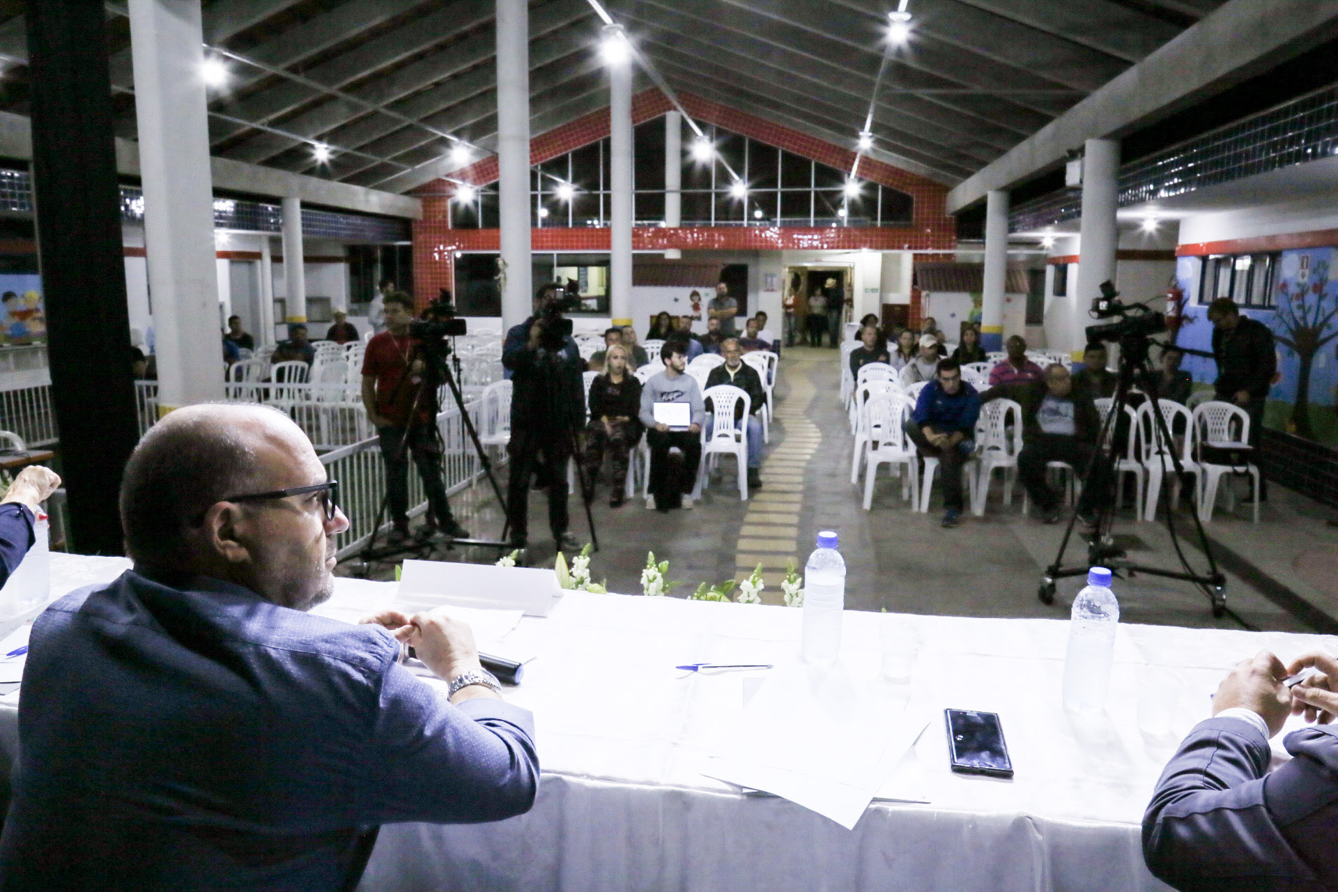 Vereadores discutem consolidação do bairro Santa Regina com a comunidade Vereadores discutem consolidação do bairro Santa Regina com a comunidade