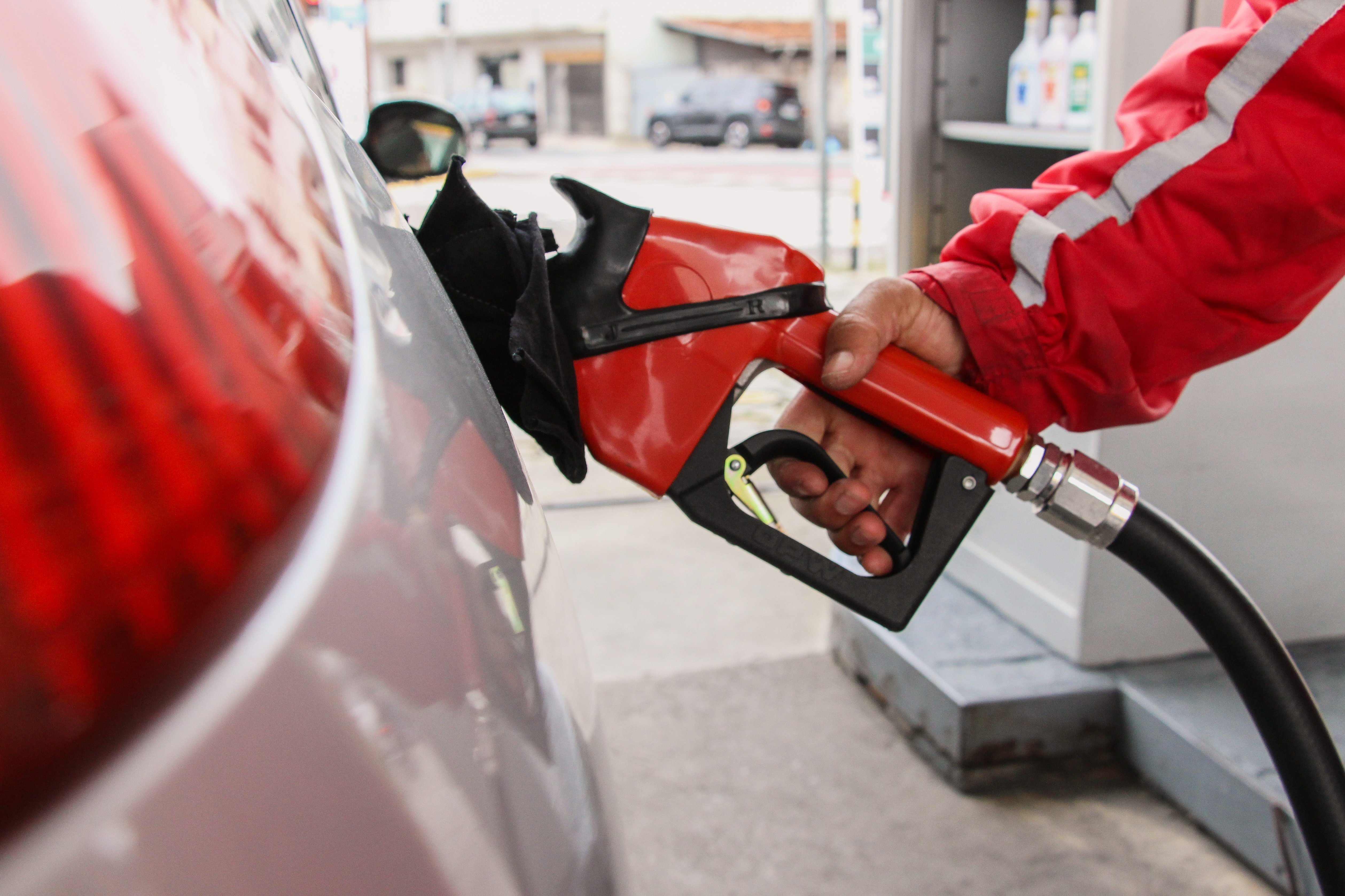 Combustíveis estão mais baratos em Itajaí