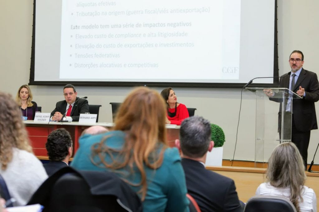 “Vamos trocar o modelo atual por um eficiente”