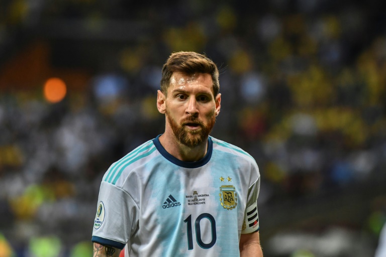 Apesar da nova decepção, Messi vai seguir “ajudando” a seleção argentina