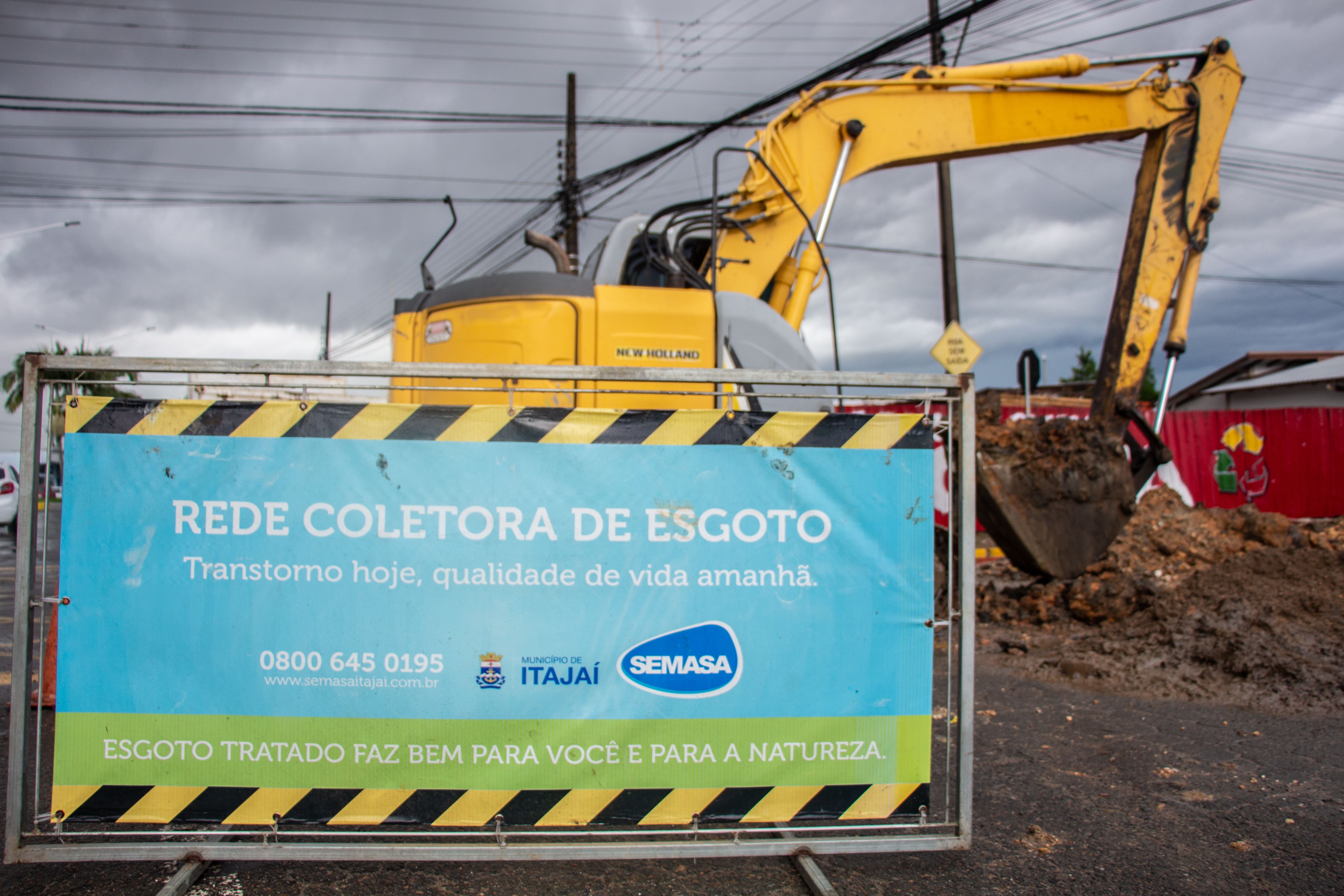 Obras de esgoto em Cordeiros alcançam marca de 50%