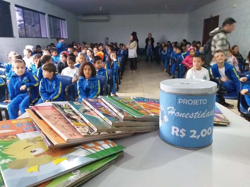 Escola desenvolve a honestidade dos alunos em Balneário Piçarras