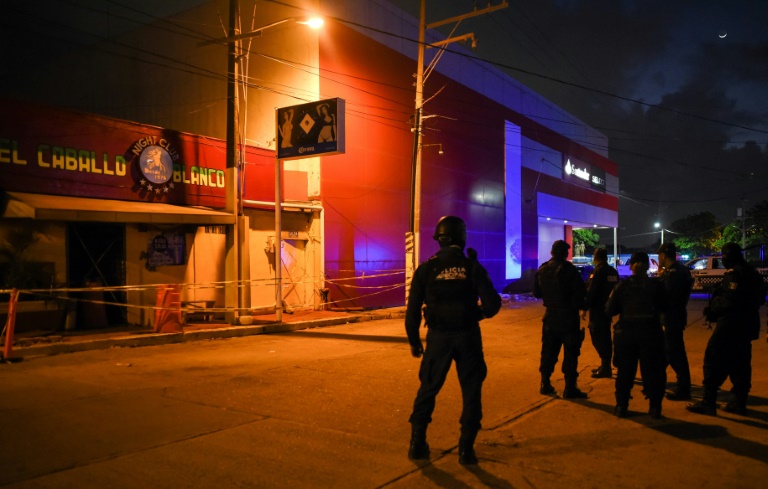 Incêndio criminoso em bar deixa 28 mortos no México Incêndio criminoso em bar deixa 28 mortos no México