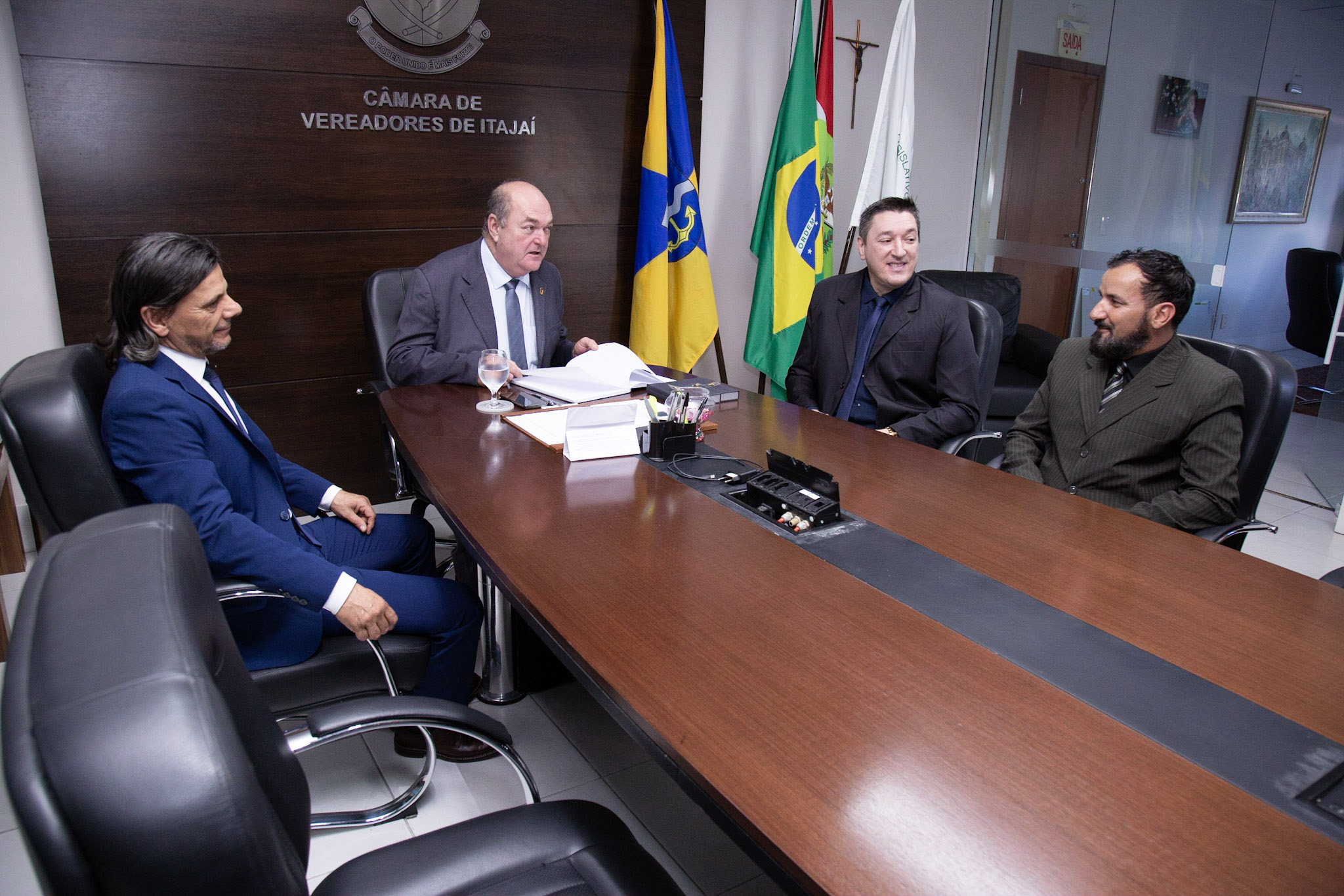 Vereadores suplentes tomam posse na Câmara de Itajaí