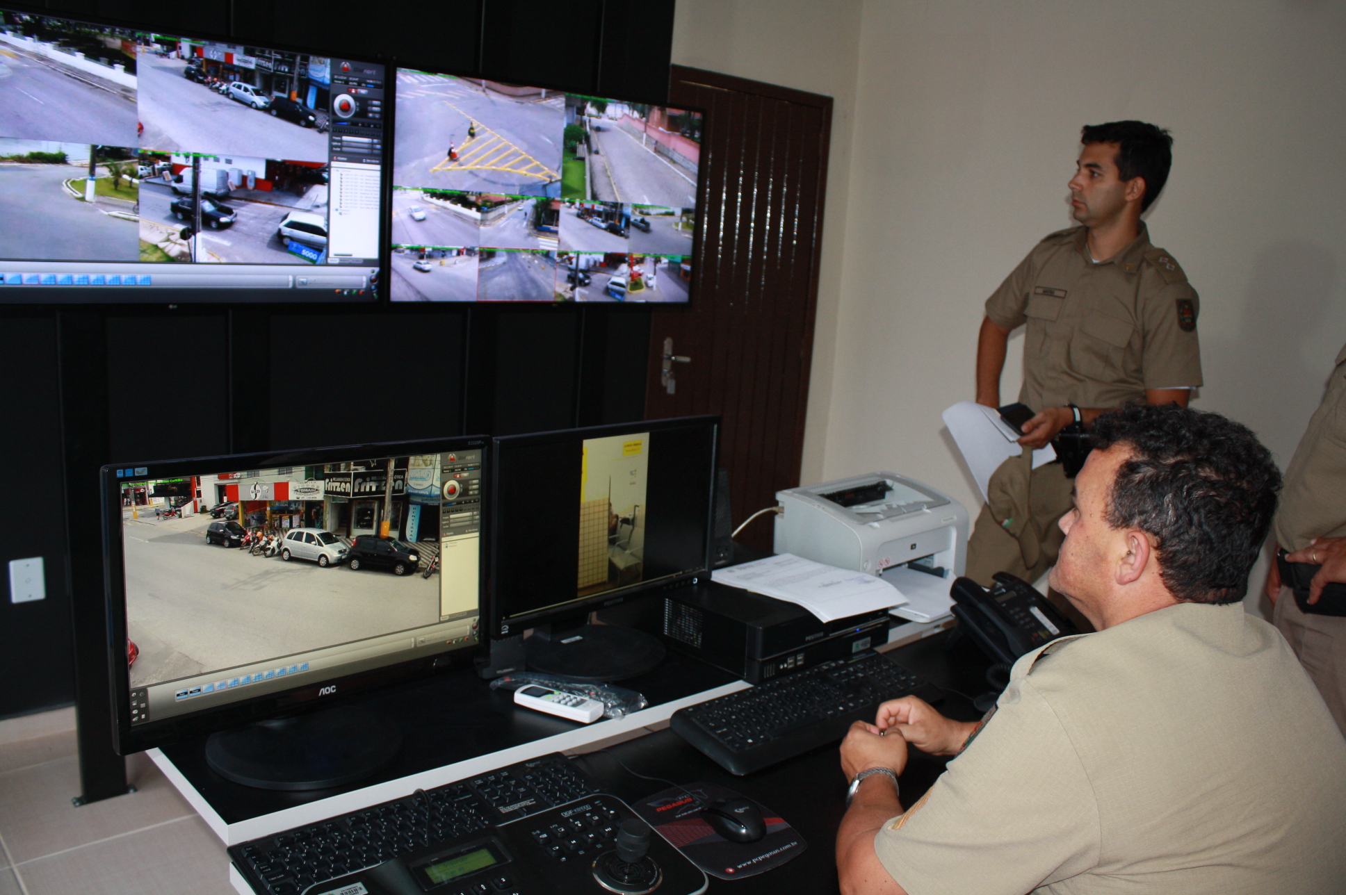 Balneário Piçarras adquire câmeras de segurança com sistema de monitoramento em vias públicas