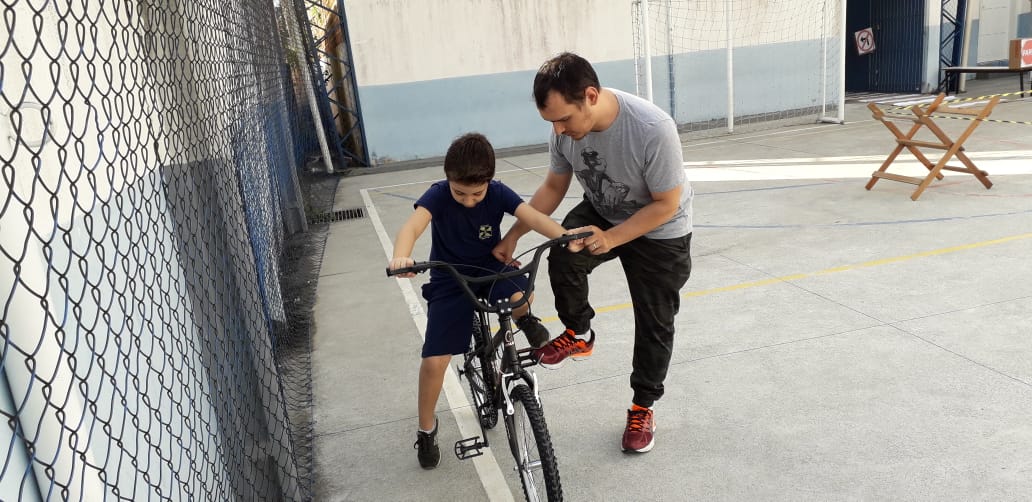 Escola Municipal de Itajaí incentiva uso da bicicleta como meio de transporte sustentável Escola Municipal de Itajaí incentiva uso da bicicleta como meio de transporte sustentável
