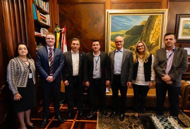 Governador e chefe estadual do IBGE discutem realização do Censo 2020 em Santa Catarina Governador e chefe estadual do IBGE discutem realização do Censo 2020 em Santa Catarina