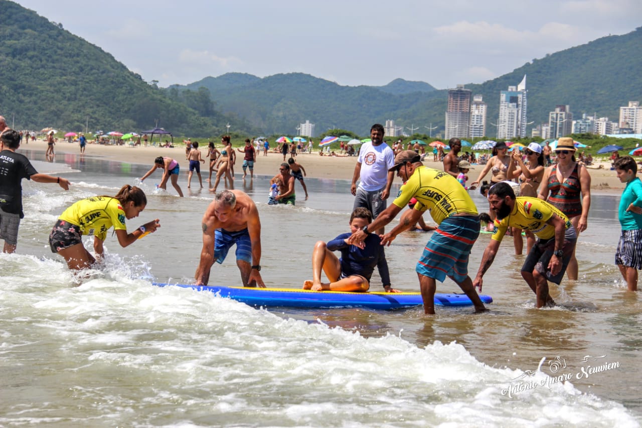 Projeto “Pé na Areia” agitou a Praia Central de Navegantes