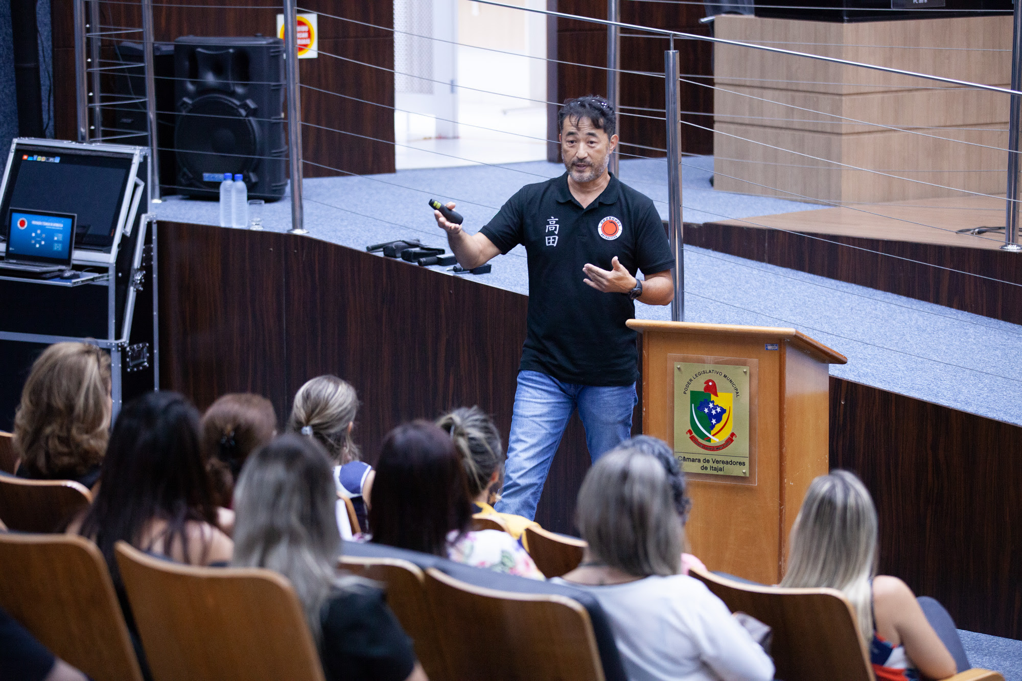 Servidoras recebem dicas de segurança e defesa pessoal