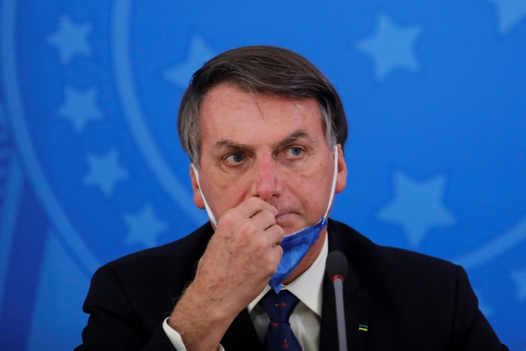 Bolsonaro se isola politicamente por sua postura frente ao coronavírus