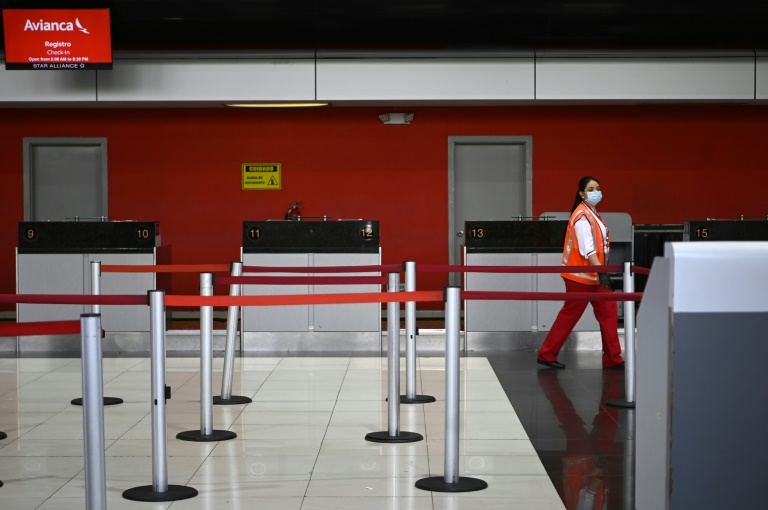 Avianca suspende completamente transporte de passageiros por coronavírus