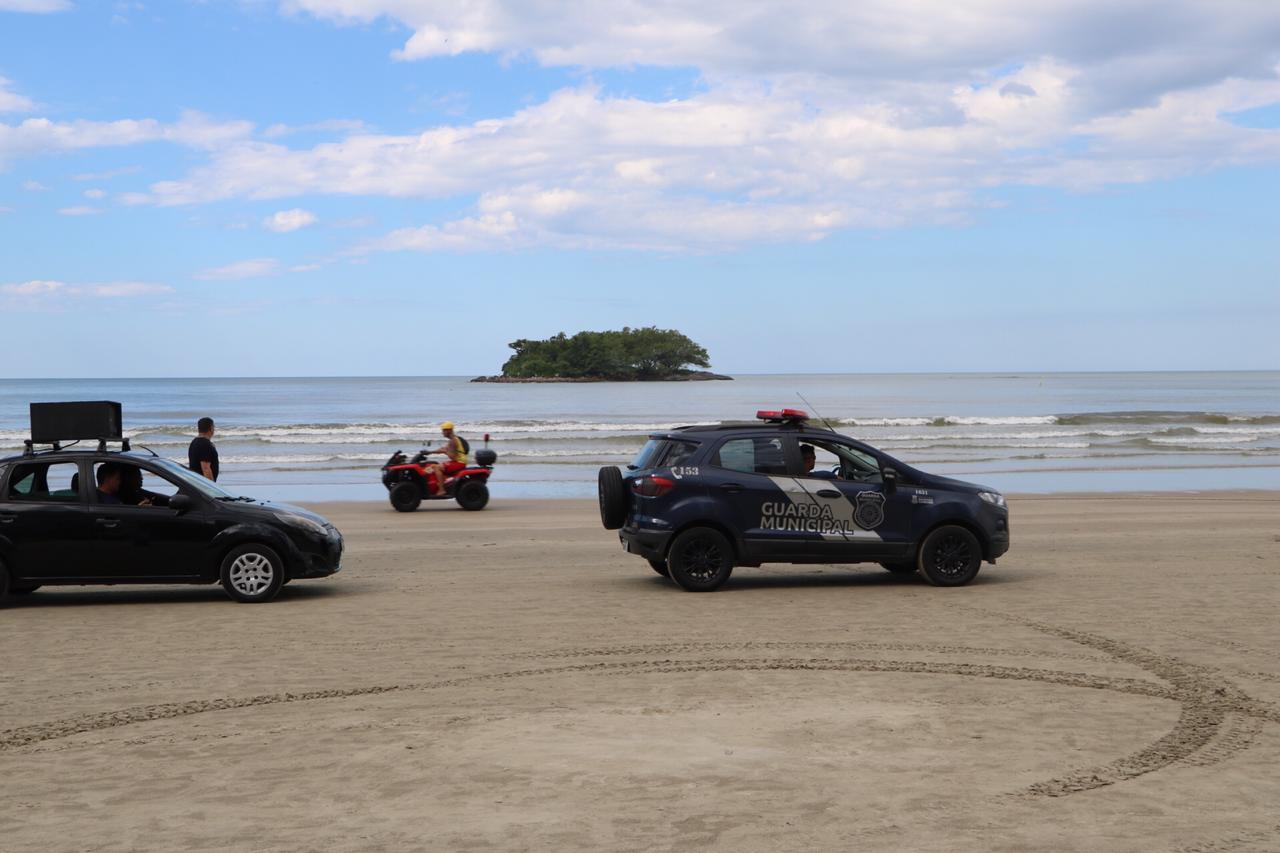 Prefeito lança decreto de emergência e interdita as praias de Balneário Camboriú