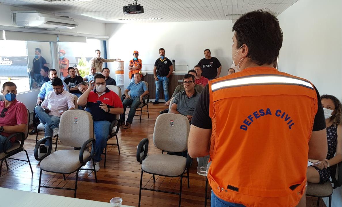 Prefeito Aquiles reúne gabinete para discutir apoio à população durante a quarentena