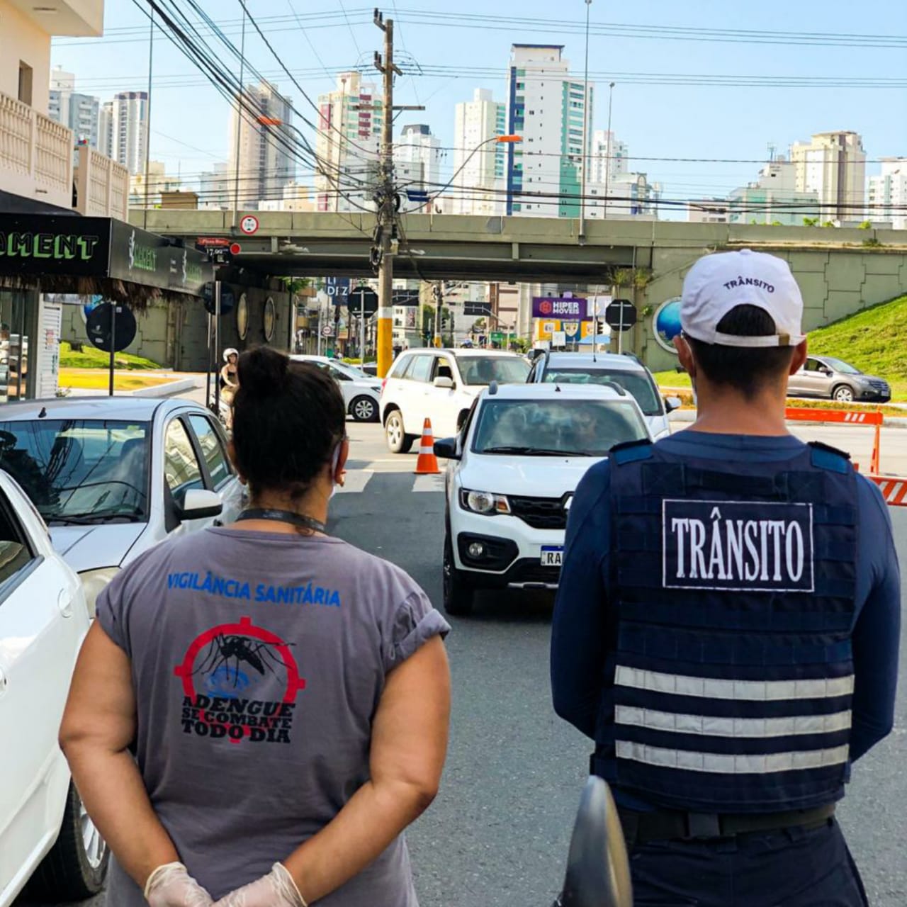 Barreiras cumprem seu papel em momento crítico e se transformam em posto de orientação do Coronavírus